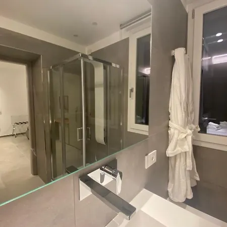 Il Duca House E Prestige Guest house *